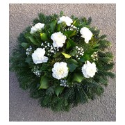 60-cm-atmeroju-fekvo-koszoru--7-szal-viraggal