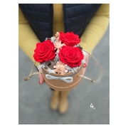 harom-fej--gyonyoruseges-orok-rozsabol-keszitett-diszdoboz