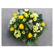 fekvo--70-cm-atmeroju-koszoru--sarga-viragokkal